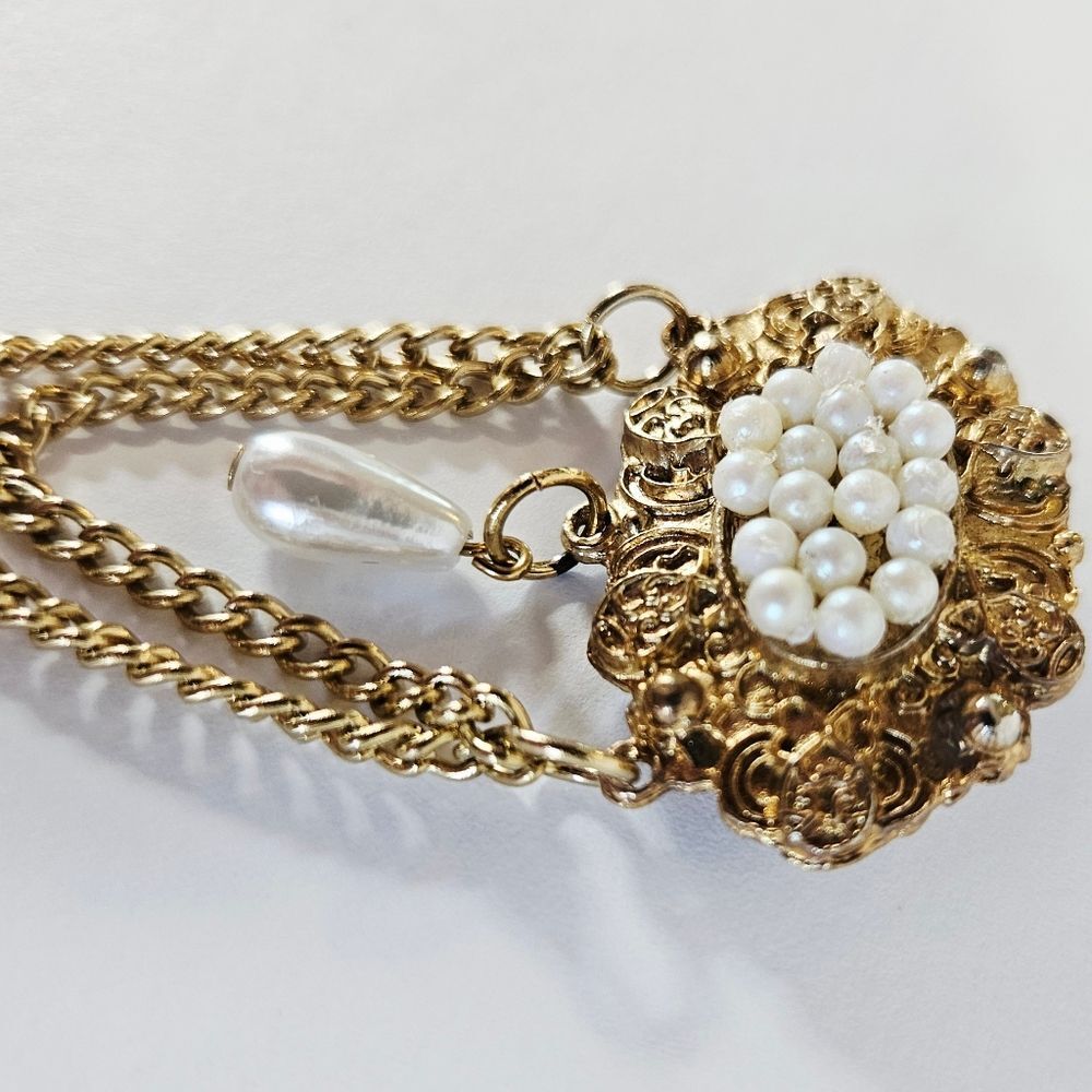 Vintage Victorian Revival Gold Tone Faux Pearl Teardrop Dangle Chain Brooch Pin - Picture 5 of 8